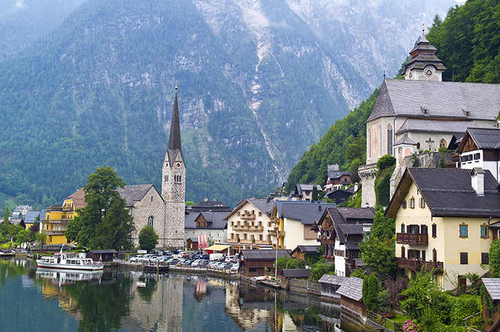 Copycat architecture: Hallstatt in Austria