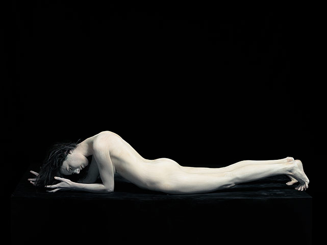Nadav Kander: Stella on elbows (relaxed), 2012