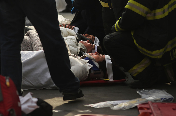 Seastreak ferry: Injured passengers are aided by the New York emercency services
