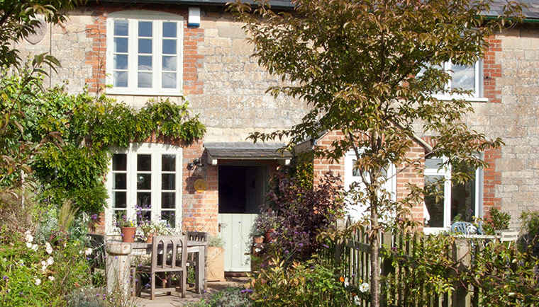 Cool Cottages Wiltshire: Honeypot Cottage Exterior