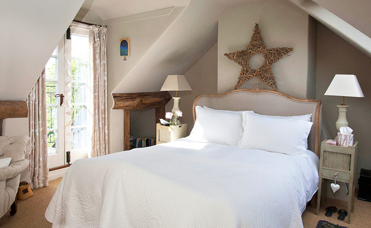 Cool Cottages Wiltshire: Honeypot Cottage interior