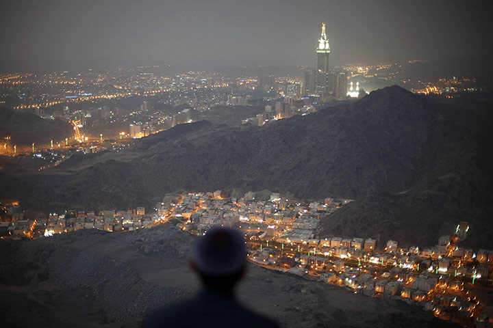 20 Photos: Muslim pilgrim prays atop Mount Thor in the holy city of Mecca