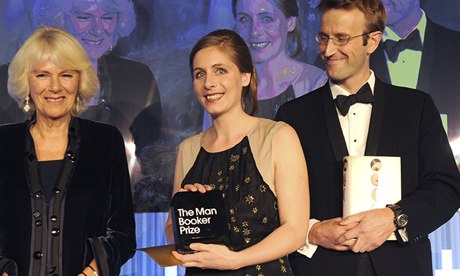 Eleanor Catton receiving the Booker prize