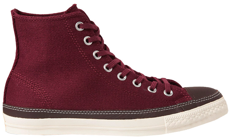 Men's Shoes: Maroon baseball boot