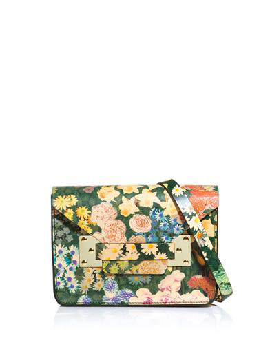 Winter floral: : Winter floral: key fashion trends of the season - in pictures