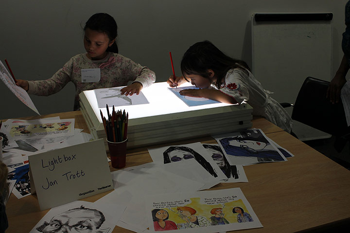 Cartoon & art family day: Cartoon and art family day - using the lightbox