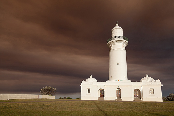 Australia fires: A blanket of smoke descends on Christison Park by the Macquarie Lighthouse