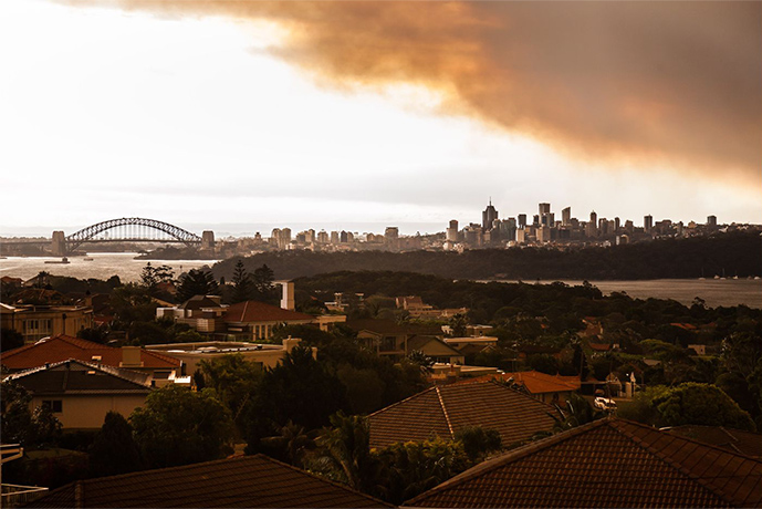 bushfire: A blanket of smoke descends on Sydney 
