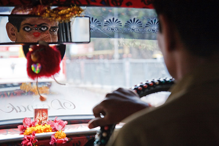 Photography: Taxi driver, mumbai