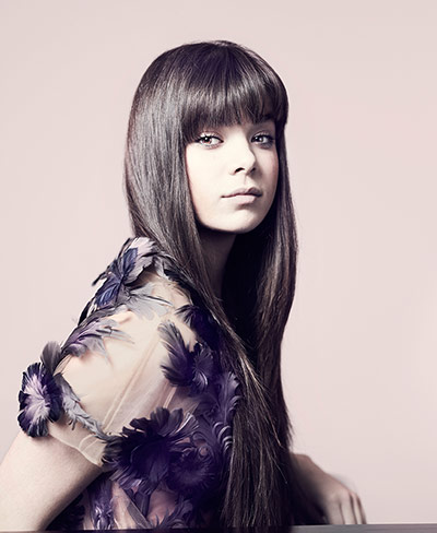 Hailee Steinfeld: Feather flower top