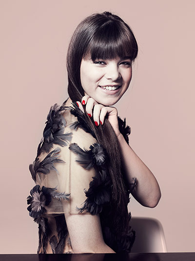 Hailee Steinfeld: Feather flower top