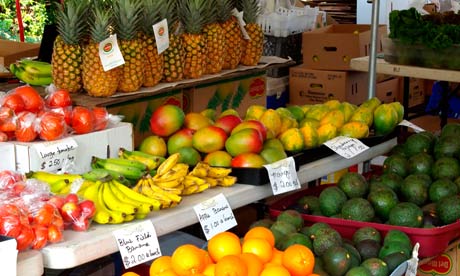 USA, Hawaii, Kona,Farmer's Market, fresh fruit. Image shot 2005. Exact date unknown.