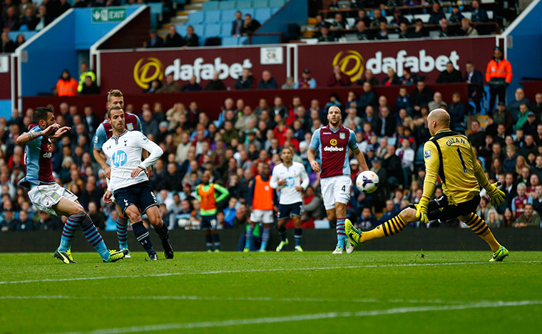 sport: Tottenham Hotspur's Soldado scores