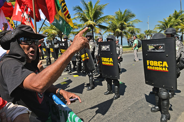 Oilfield Rio protests: Protest against Auction Of Brazilian Oil Field