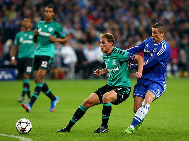 chelsea: Fernando Torres can't find a way past Benedikt Howedes 