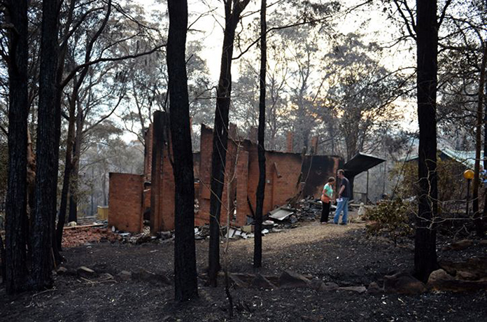 Bushfires Weds: Jennifer Schweinsberg with her son David