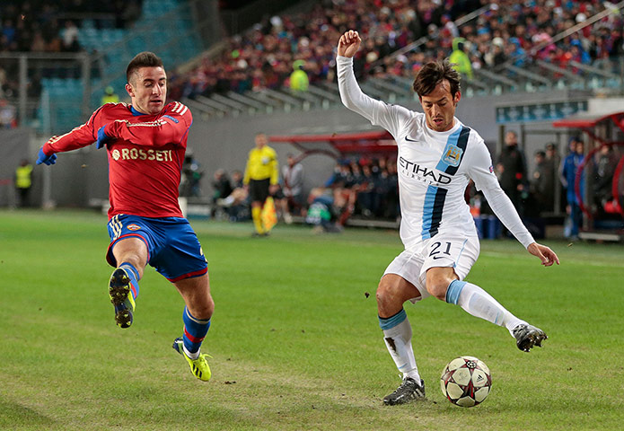 citah: David Silva crosses the ball