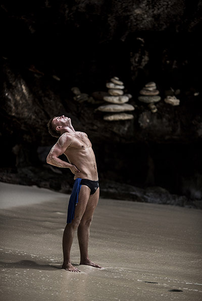 Red Bull Cliff Diving: Artem Silchenko stretches