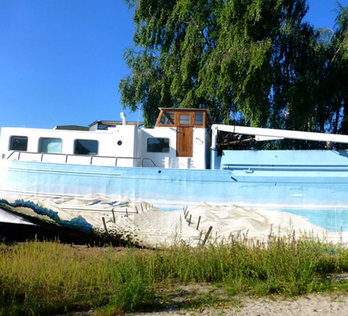 Graffiti: boat beach scene