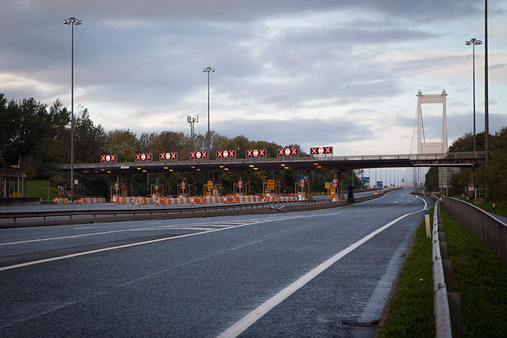 Storm damage: The usually busy M48 Severn Bridge crossing is closed due to strong winds