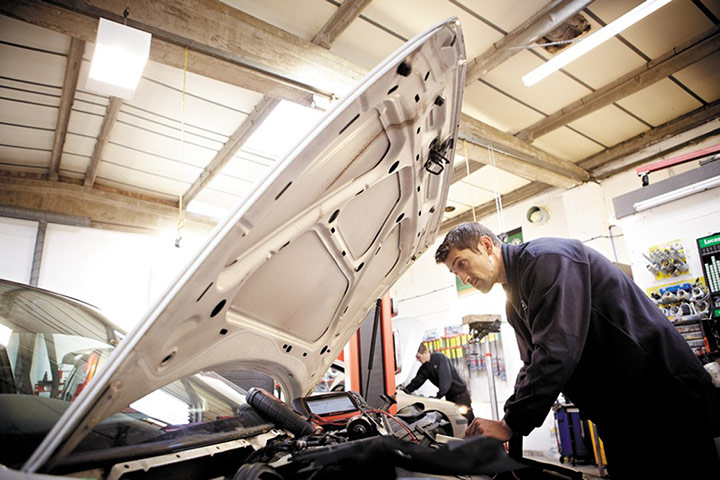 E.ON gallery: E.ON - Smart garage working