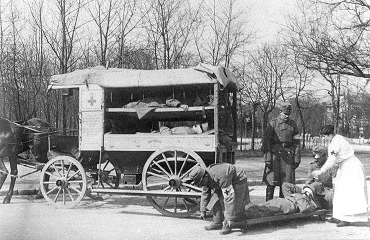 150 years of the ICRC: Ambulance of the Hungarian Red Cross