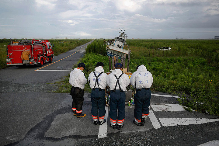 Fukushima: Firefighters from Kyoto pay respect to victims in Namie