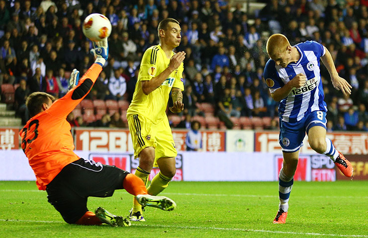sport -: Wigan Athletic v NK Maribor