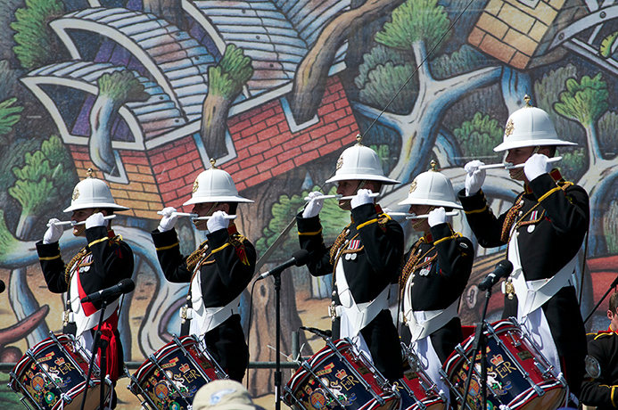 Fleet day three: Band play at Sydney Opera House