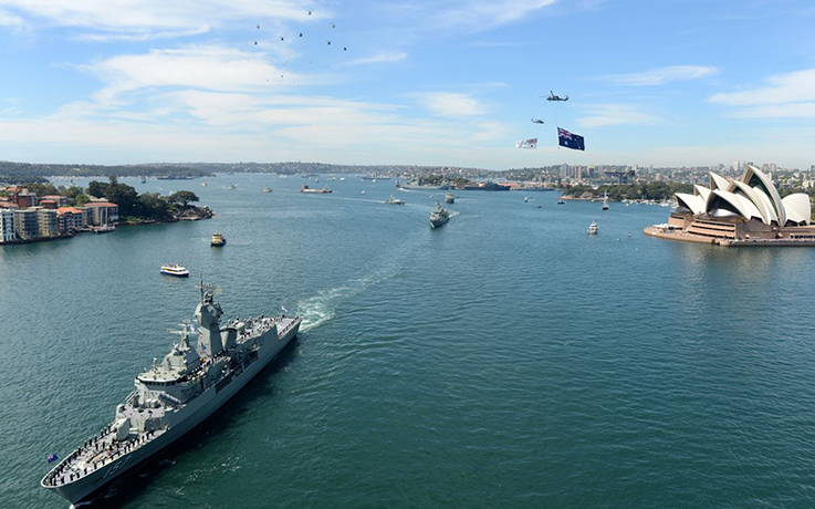 Fleet day three new: The fleet make their way under the bridge