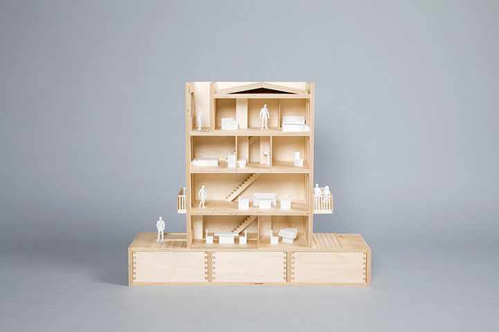 Doll's houses: GLENN HOWELLS