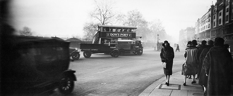 Henri Lartigue: Bibi à Londres, 1926