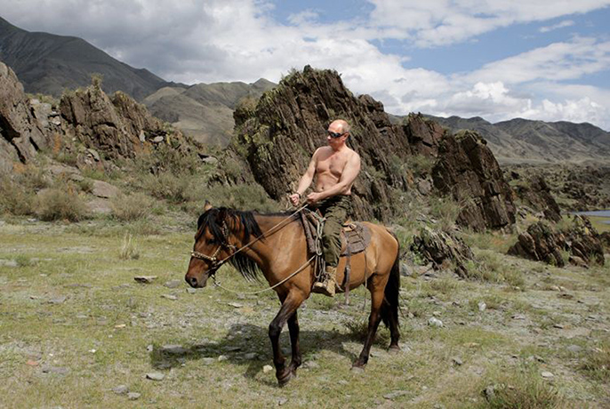 Putin-rides-a-horse-bare--012.jpg