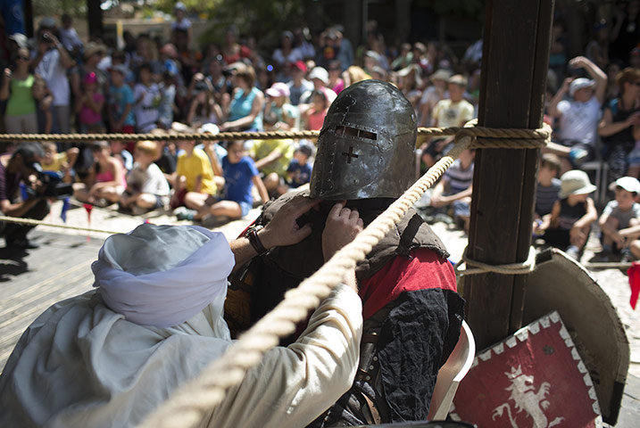 Knights of Jerusalem: Medieval history enthusiasts fight