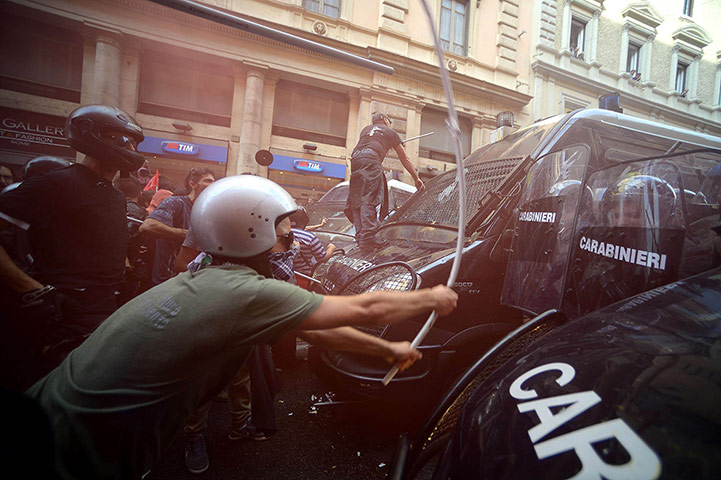 20 Photos: Protesters clash with riot police in Rome