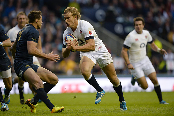 England v Argentina: Billy Twelvetrees barges over for a try 
