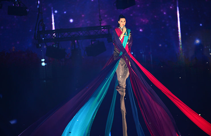 MTV awards performance: MTV awards performance 