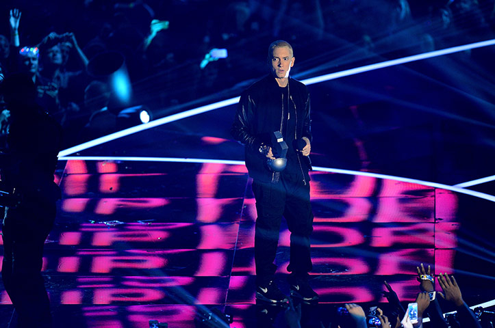 MTV awards performance: MTV awards performance