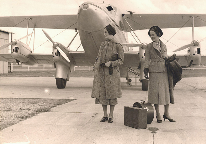 Qantas: The first Qantas uniform