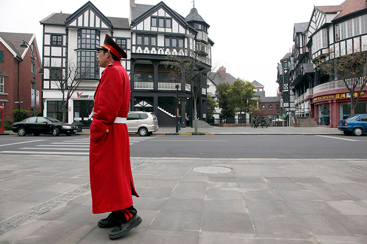 Faketouristattractions: Thames Town China