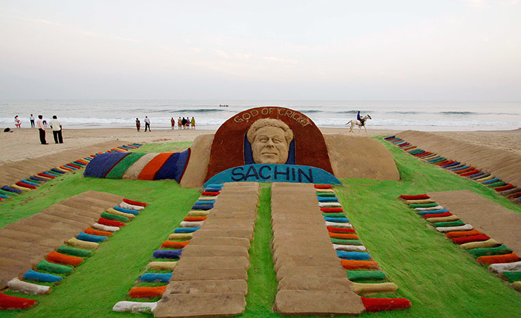 Tendulkar's last hurrah: A sand sculpture of Sachin Tendulkar 
