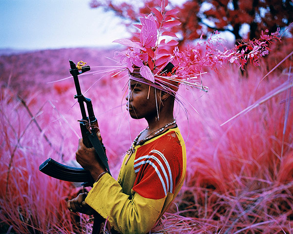 DEUTSCHE BÖRSE PRIZE: Richard Mosse. Man-Size, North Kivu, eastern Congo, 2011