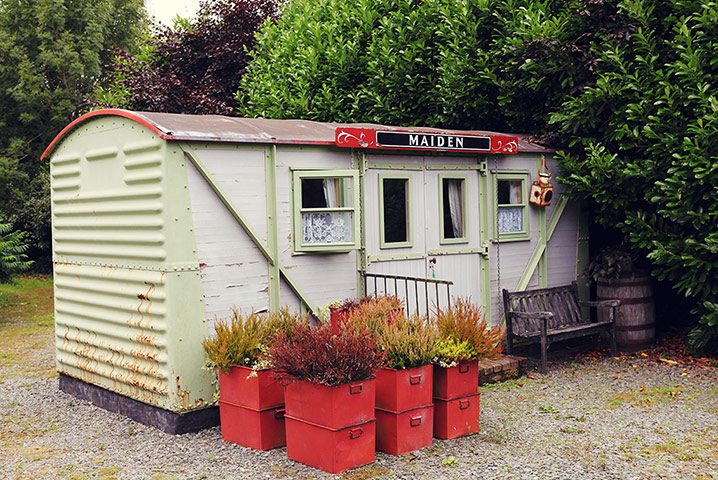 Cool Cottages:NCornwall: Mainden and Wisteria Cottage