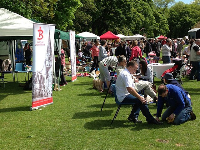 Church congregations: people shoe shining