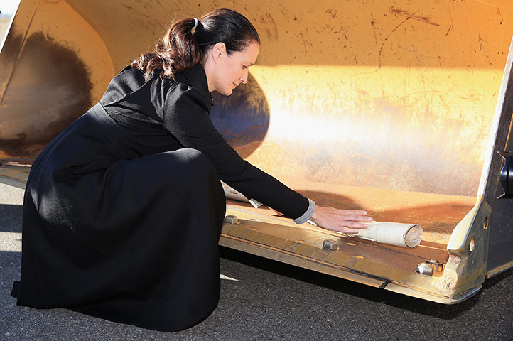 US Ivory disposal: Kristin Davis lays an item to be crushed