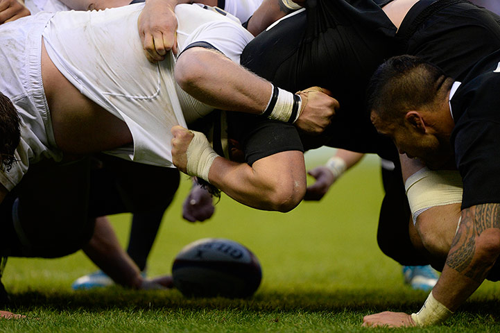 England v New Zealand: A scrum 