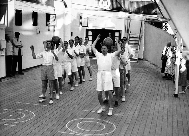 Ashes down under: England Cricket Team Travelling To Australia