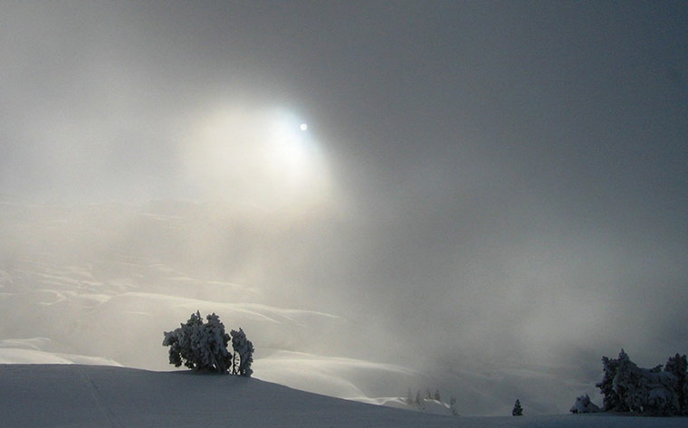 Share Your Sun: sun & fog & pyrenees 