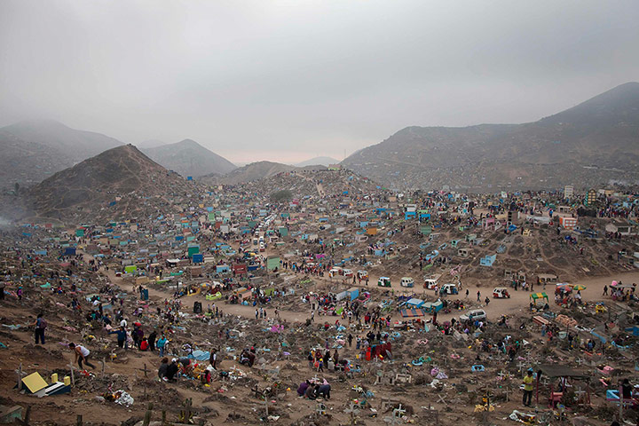 20 photos: The Nueva Esperanza cemetery is seen during Day of the Dead celebrations