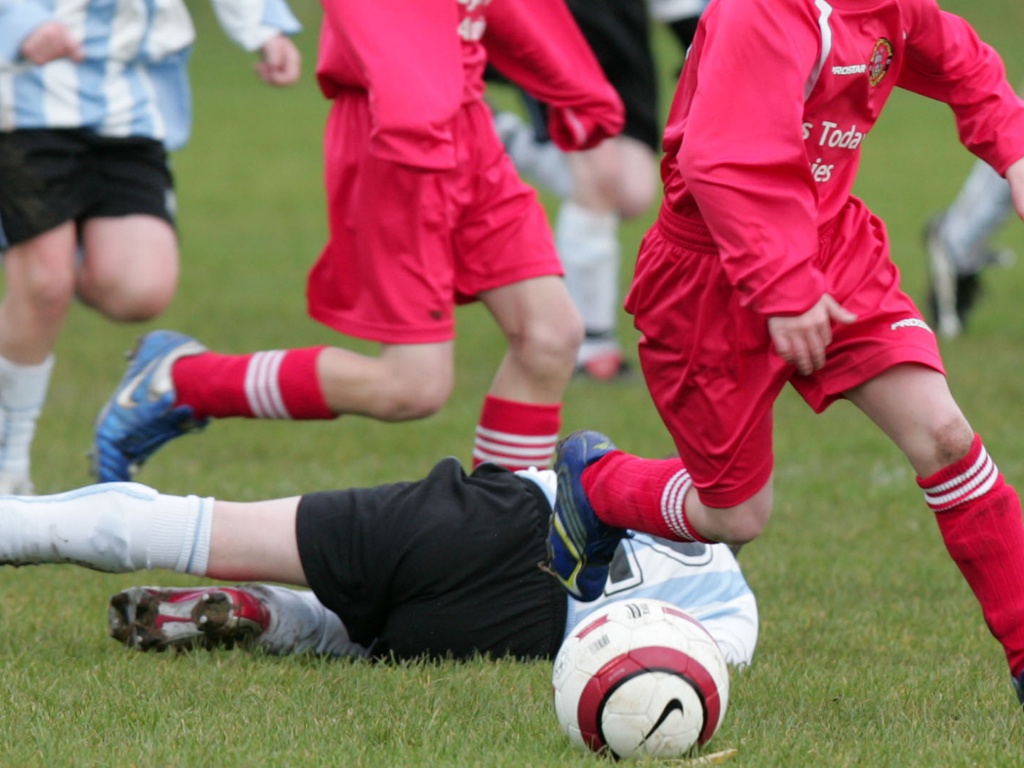 Young Football Players Put At Risk As Head Injury Rules Ignored Study